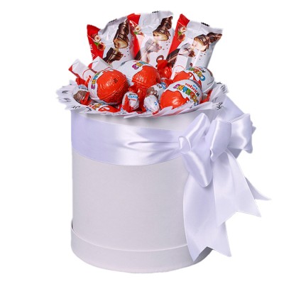 Киндеры в шляпной коробке "Сладкая Фея"